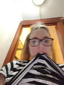 Snapshot of Alexia69812 chatting on 8, 7, 2026 Alexia69812 online show from 8, 7, 2026