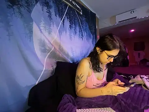 Snapshot of B4BYJINX chatting on 27, 5, 2026 B4BYJINX online show from 27, 5, 2026