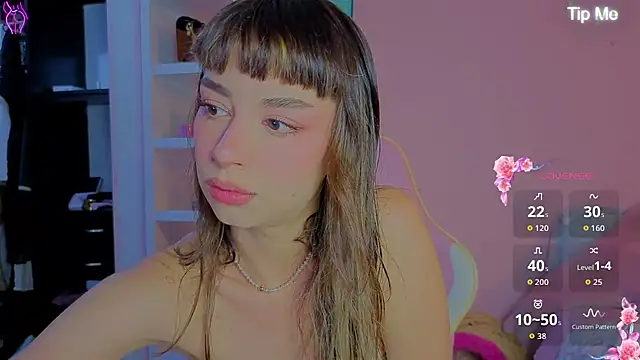 Snapshot of little_rachel_cute chatting on 4, 7, 2026 little rachel cute online show from 4, 7, 2026