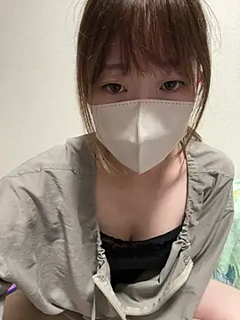 Snapshot of mei_room chatting on 4, 8, 2026 mei room online show from 4, 8, 2026