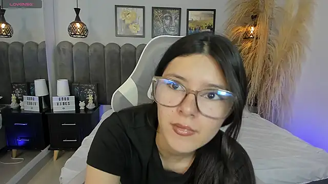 Snapshot of amber_hill__ chatting on 26, 5, 2026 amber hill online show from 26, 5, 2026