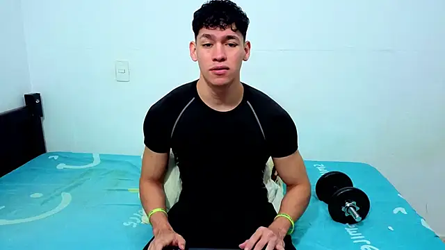 Snapshot of Luke_Muscle chatting on 8, 6, 2026 Luke Muscle online show from 8, 6, 2026