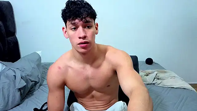 Snapshot of Luke_Muscle chatting on 12, 7, 2026 Luke Muscle online show from 12, 7, 2026