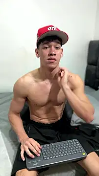 Snapshot of Luke_Muscle chatting on 15, 7, 2026 Luke Muscle online show from 15, 7, 2026