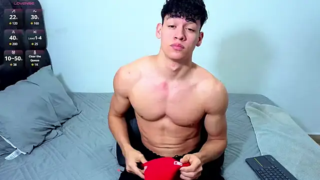 Snapshot of Luke_Muscle chatting on 16, 7, 2026 Luke Muscle online show from 16, 7, 2026