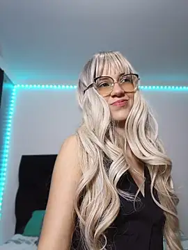 sofi diaz1 online show from 2, 6, 2026