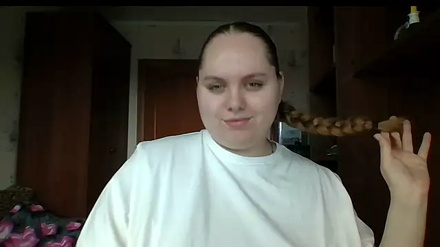 Snapshot of SoftHypnose chatting on 6, 7, 2026 SoftHypnose online show from 6, 7, 2026