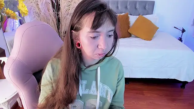 Scarlett  Cooper  1 online show from 2, 6, 2026