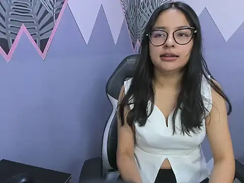 AuroraGreyy online show from 2, 6, 2026