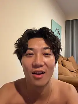 YourBadboy718 online show from 17, 7, 2026