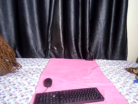 Snapshot of doll_prettie chatting on 7, 7, 2026 doll prettie online show from 7, 7, 2026