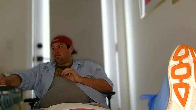 ChubbyGayBigFeet online show from 24, 5, 2026