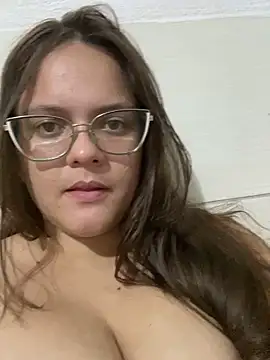 Laryssinha 69 online show from 12, 6, 2026