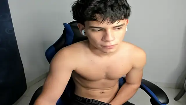 Adrian hot01 online show from 23, 7, 2026