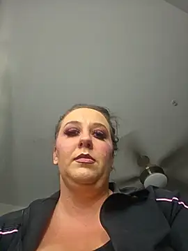 Snapshot of CreamVixen chatting on 4, 6, 2026 CreamVixen online show from 4, 6, 2026