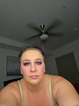 Snapshot of CreamVixen chatting on 5, 6, 2026 CreamVixen online show from 5, 6, 2026
