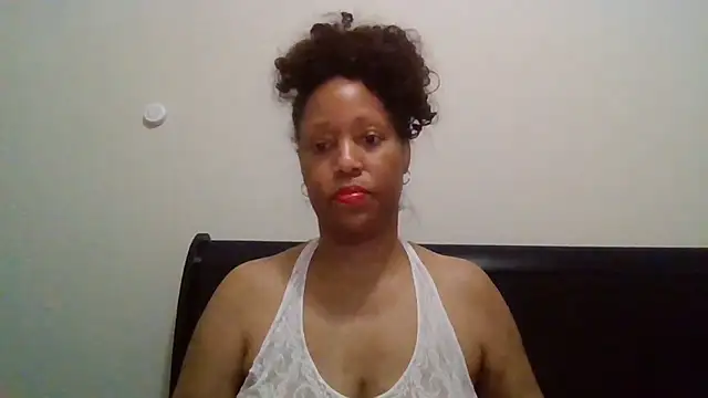 MsDeeLive online show from 29, 5, 2026