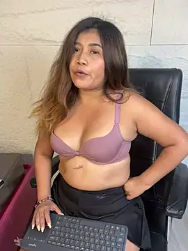 LyraMilano online show from 17, 7, 2026
