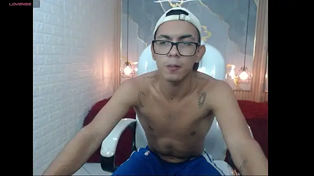 maximiliano hotdevil online show from 28, 5, 2026