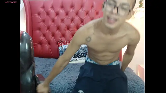 maximiliano hotdevil online show from 1, 6, 2026
