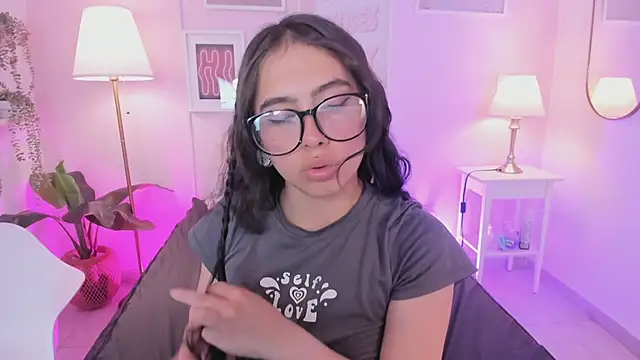 Kimdyy  online show from 13, 7, 2026