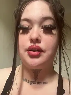 6foot3Woman online show from 4, 6, 2026