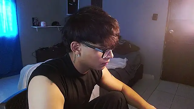 Snapshot of Mr_yisuzz chatting on 4, 7, 2026 Mr yisuzz online show from 4, 7, 2026