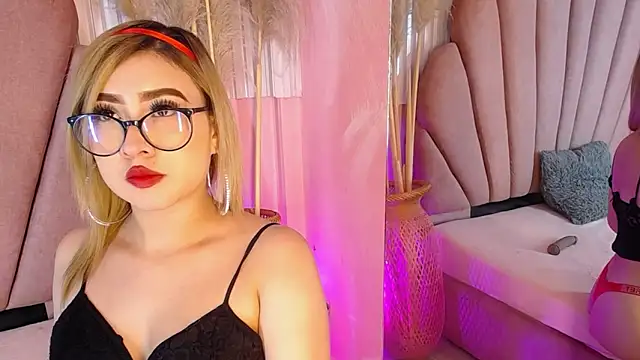 Doll Kitty  online show from 3, 6, 2026