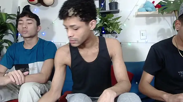 Snapshot of STRANGER_BOYS chatting on 26, 5, 2026 STRANGER BOYS online show from 26, 5, 2026