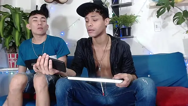 Snapshot of STRANGER_BOYS chatting on 29, 5, 2026 STRANGER BOYS online show from 29, 5, 2026