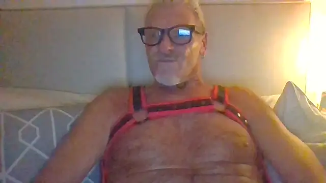 Snapshot of NottsLeather chatting on 8, 7, 2026 NottsLeather online show from 8, 7, 2026