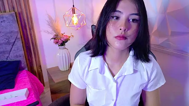 Ivy gloom online show from 18, 7, 2026