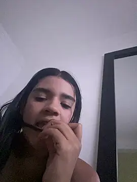 mia  gomex online show from 19, 6, 2026