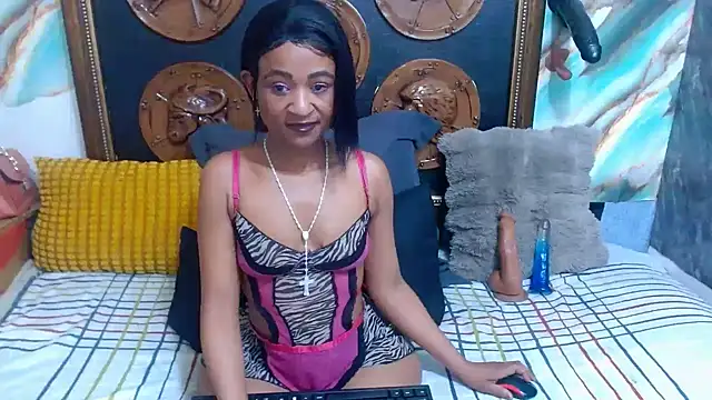 Snapshot of GoldenBigAssCurvy1 chatting on 3, 6, 2026 GoldenBigAssCurvy1 online show from 3, 6, 2026