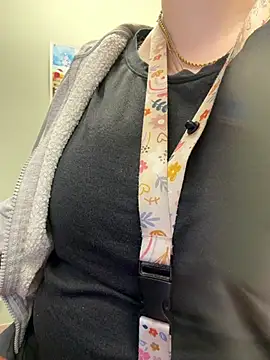 alyssabbygirll online show from 12, 6, 2026