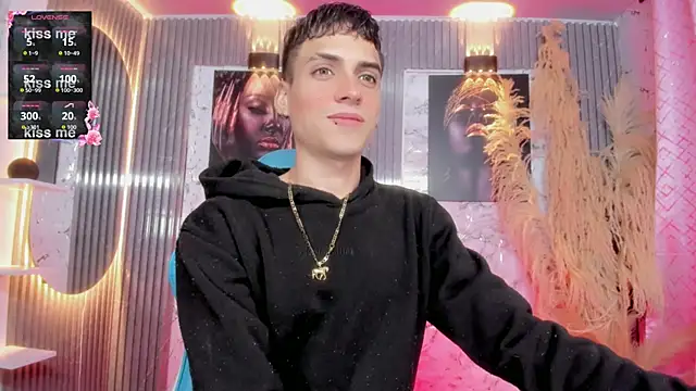 latino boyy  online show from 4, 6, 2026