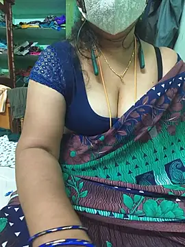 Snapshot of Tamil-kaviya98 chatting on 5, 8, 2026 Tamil-kaviya98 online show from 5, 8, 2026