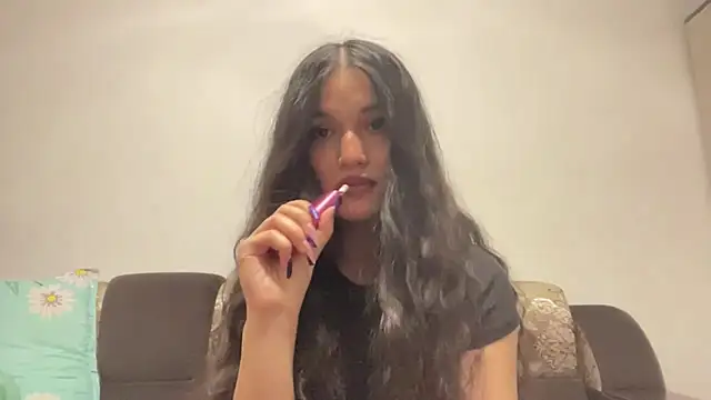 LisetteParajon online show from 2, 6, 2026