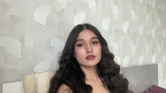 LisetteParajon online show from 7, 7, 2026