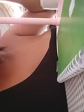 Lauramendes10 online show from 1, 6, 2026