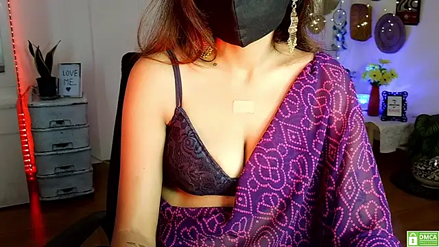 Snapshot of Yalinahotty chatting on 9, 6, 2026 Yalinahotty online show from 9, 6, 2026