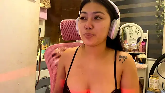 Snapshot of CristiLadson chatting on 2, 6, 2026 CristiLadson online show from 2, 6, 2026