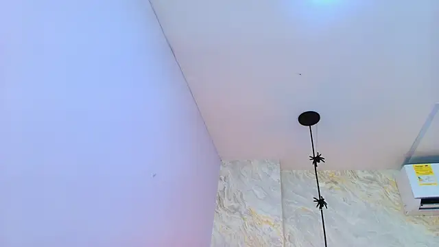 ariana florez  online show from 30, 6, 2026