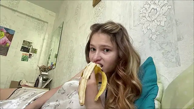 HeIen cute online show from 30, 6, 2026