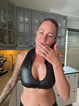 GermanMilfJasmin online show from 20, 7, 2026