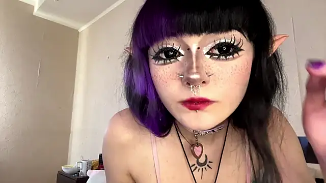HolyCute online show from 22, 6, 2026