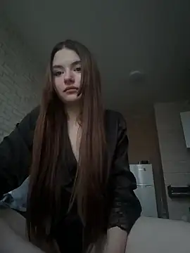sexy-brunette77 online show from 10, 6, 2026