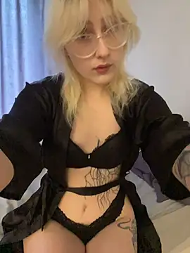 xp blondie online show from 12, 6, 2026