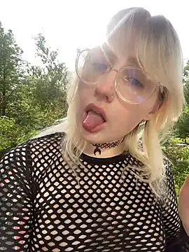 xp blondie online show from 14, 6, 2026