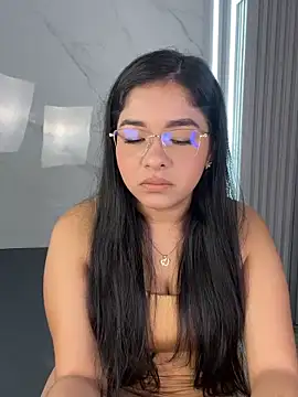 ValentinaLuciana online show from 3, 6, 2026